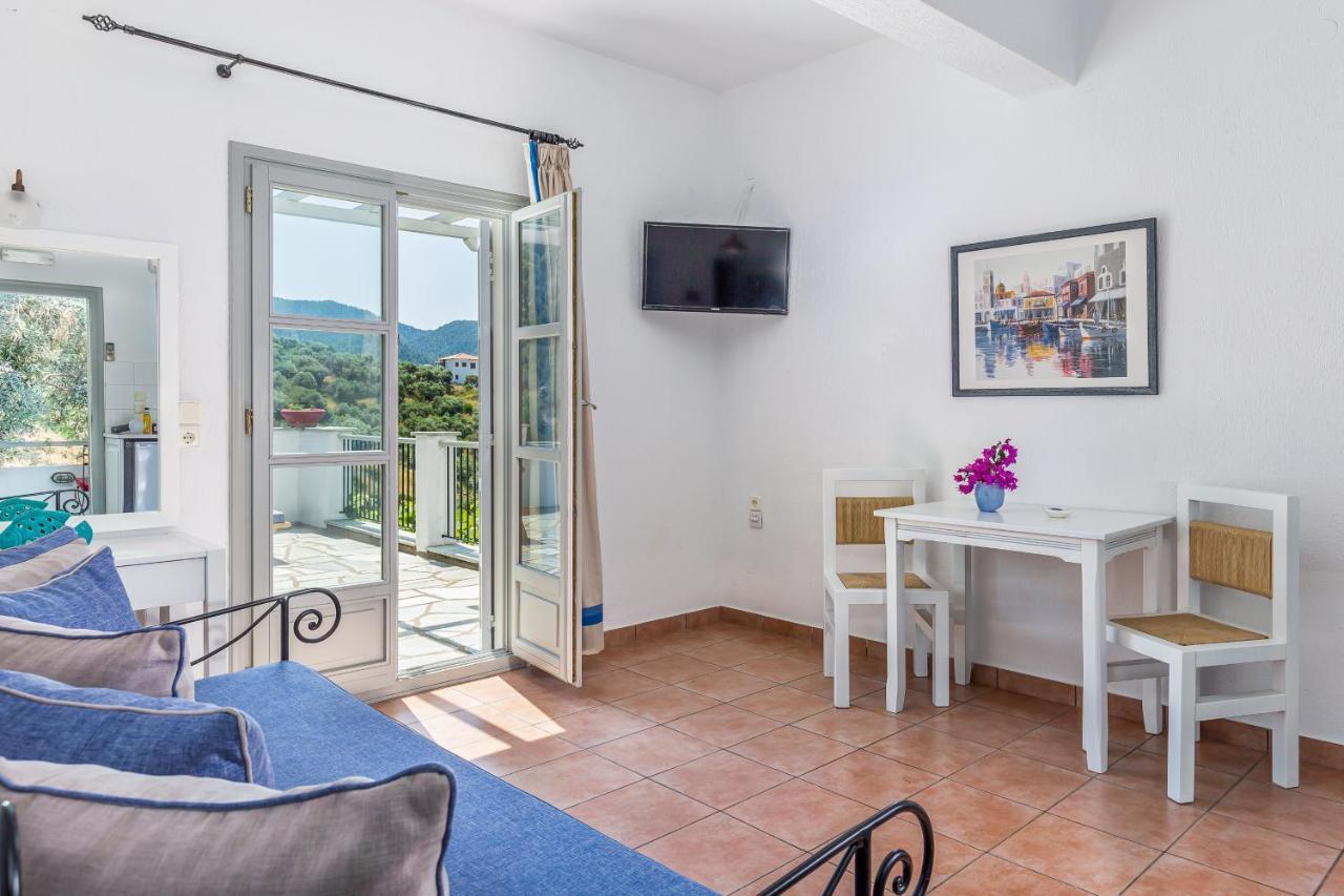 Stamatiou Estate Hotel Neo Klima Bagian luar foto
